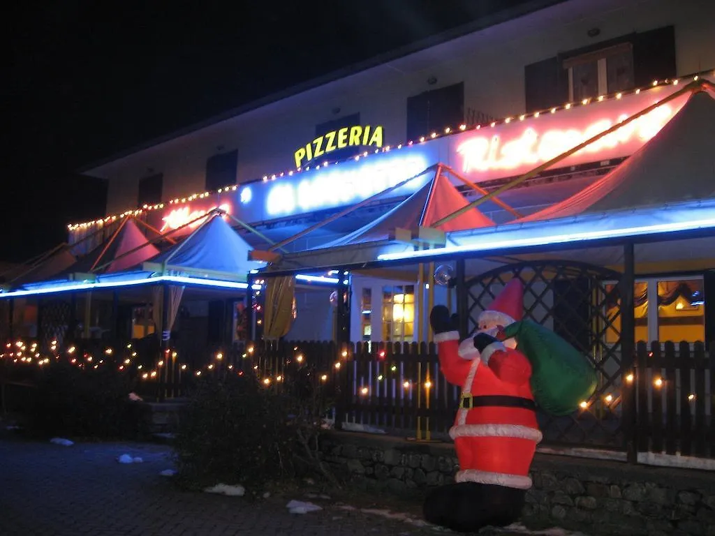 Motel Albergo Ristorante Pizzeria Al Laghetto Chiuro